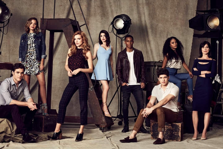 Famous in Love